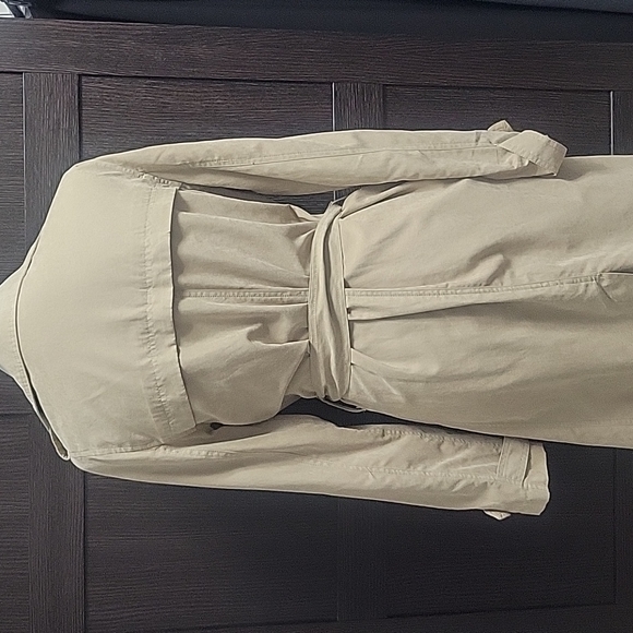 Event Trench Coat, Large - Picture 16 of 17